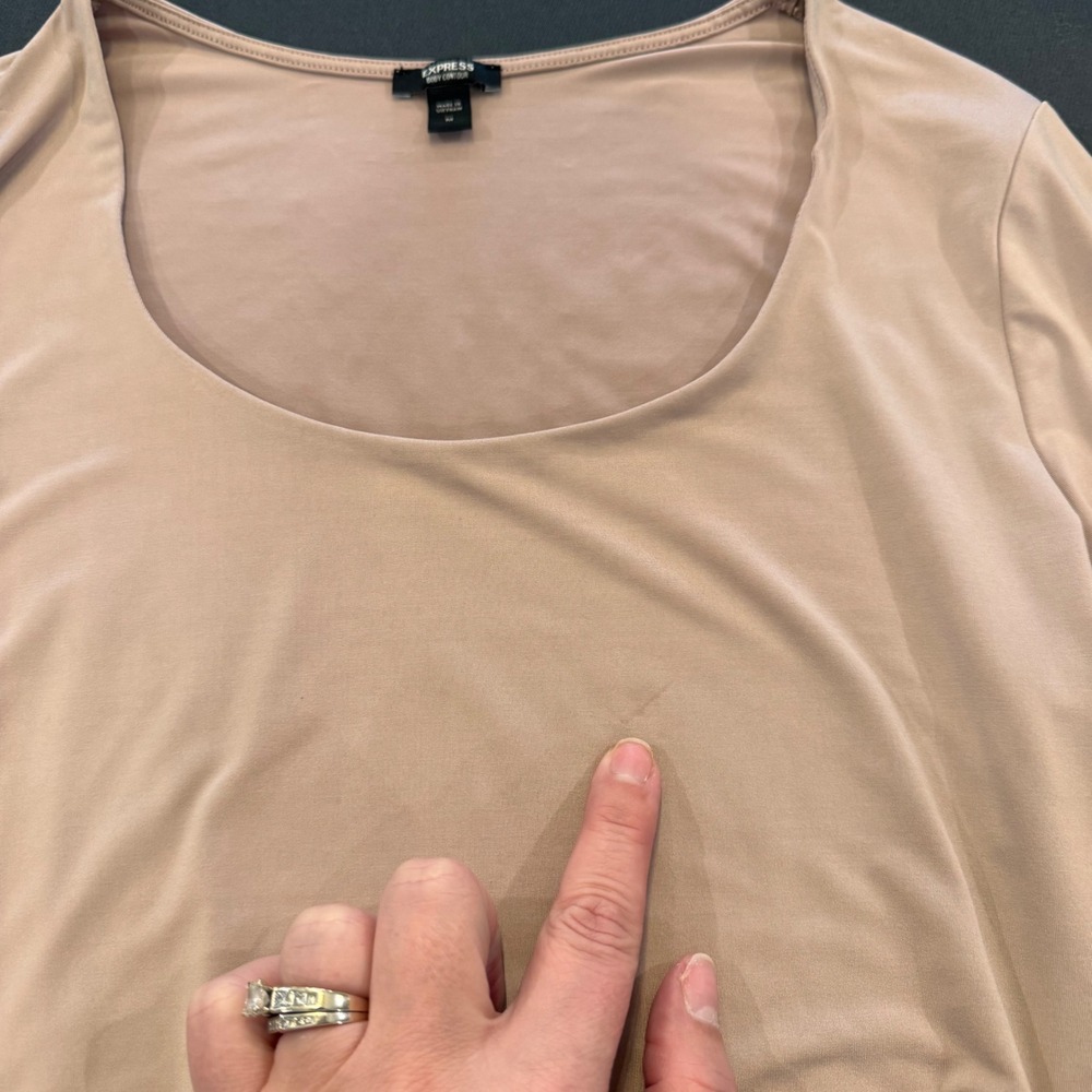 Express Body Contour Tan Scoop Neck Long Sleeve Bodysuit Neutral Minimalist Sz M - Picture 5 of 8